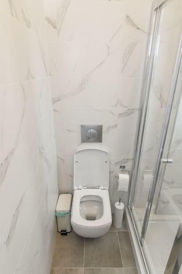 Superior Modern Apartment In The Center With View. Volos Exteriör bild