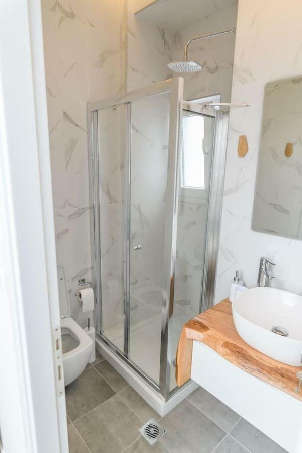Superior Modern Apartment In The Center With View. Volos Exteriör bild